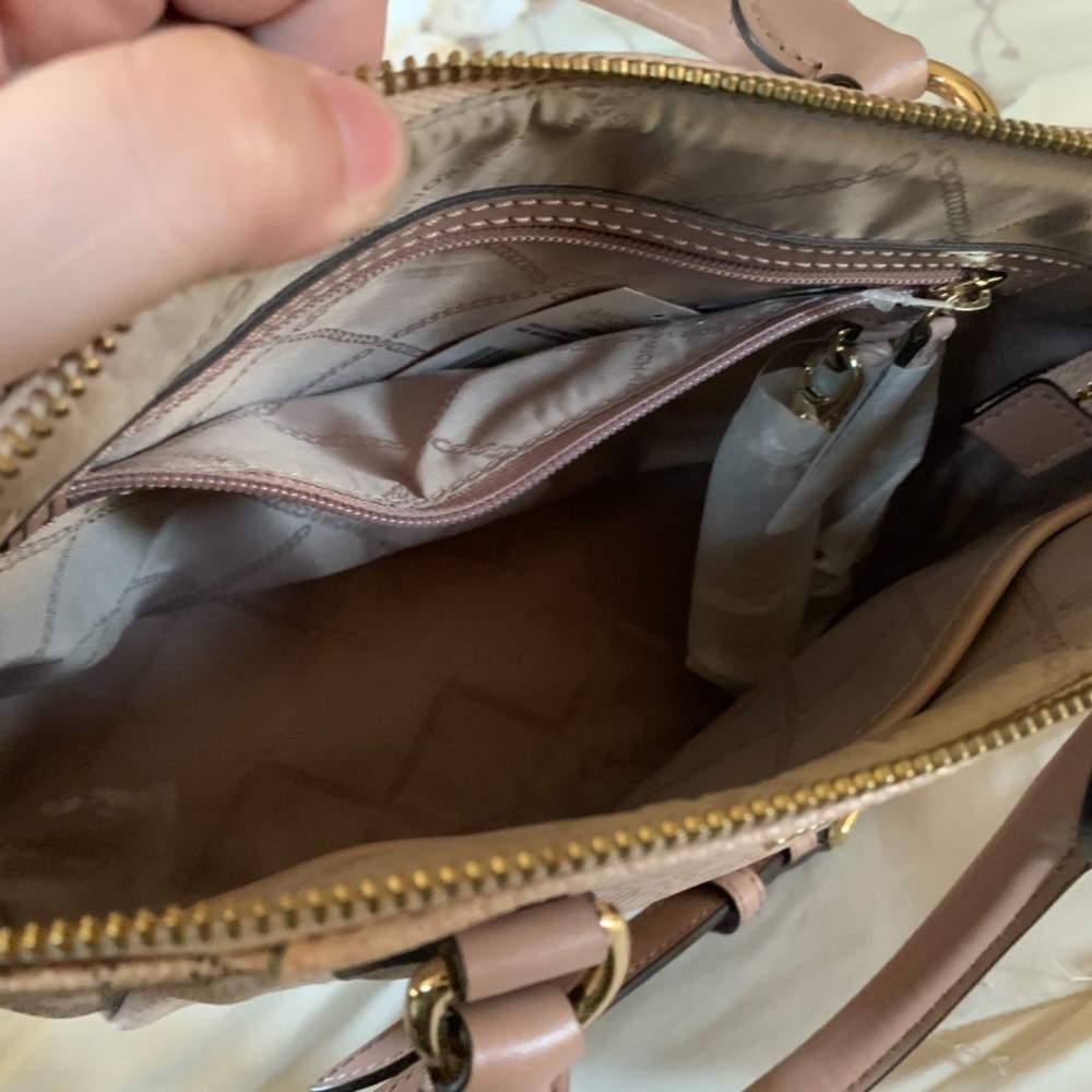 Michael Kors - Picture 3 of 4